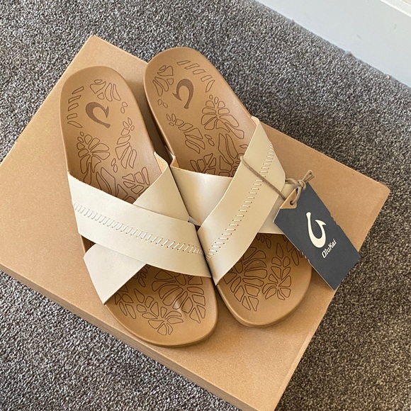 OluKai Shoes - OluKai Cream Cross-Strap Slides